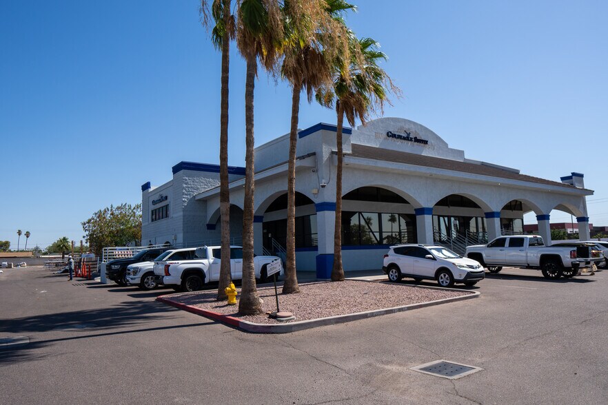 4600 W Glendale Ave, Glendale, AZ for lease - Primary Photo - Image 1 of 4