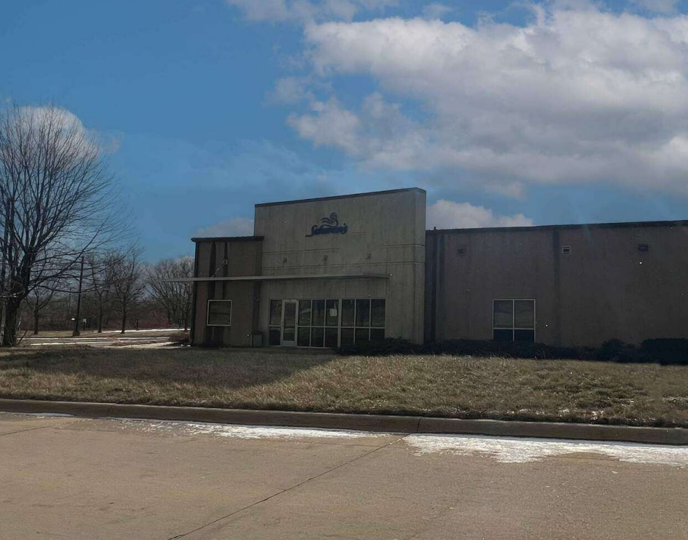 422 Performance Dr, Cedar Falls, IA for sale Building Photo- Image 1 of 19