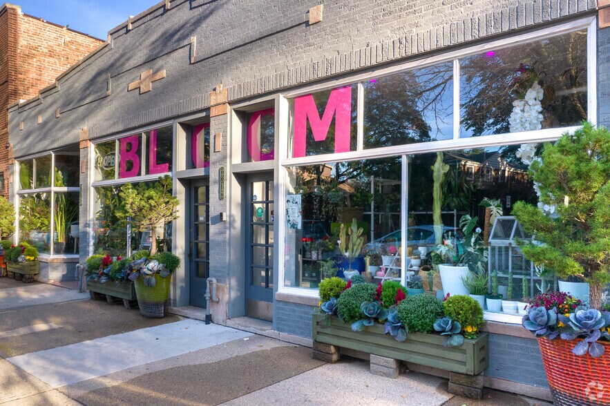 2312 W Touhy Ave, Chicago, IL à vendre - Photo du bâtiment - Image 3 de 62