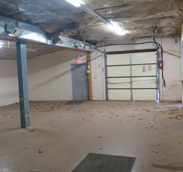 25 Arnold Blvd, Howell, NJ à louer - Photo intérieure - Image 2 de 6