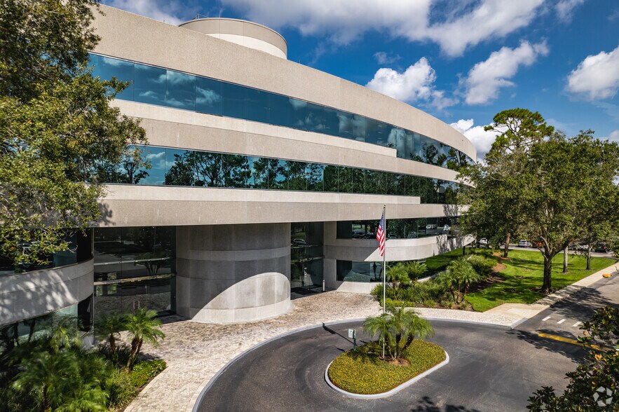 601 S Lake Destiny Rd, Maitland, FL à louer - Photo principale - Image 1 de 14