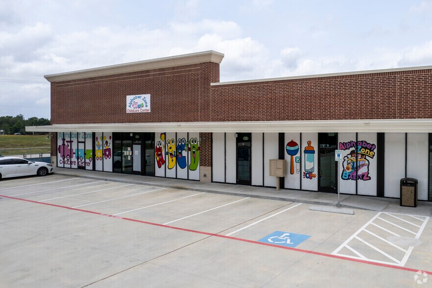 18934 E Industrial Pky, New Caney, TX à louer - Photo du bâtiment - Image 3 de 6