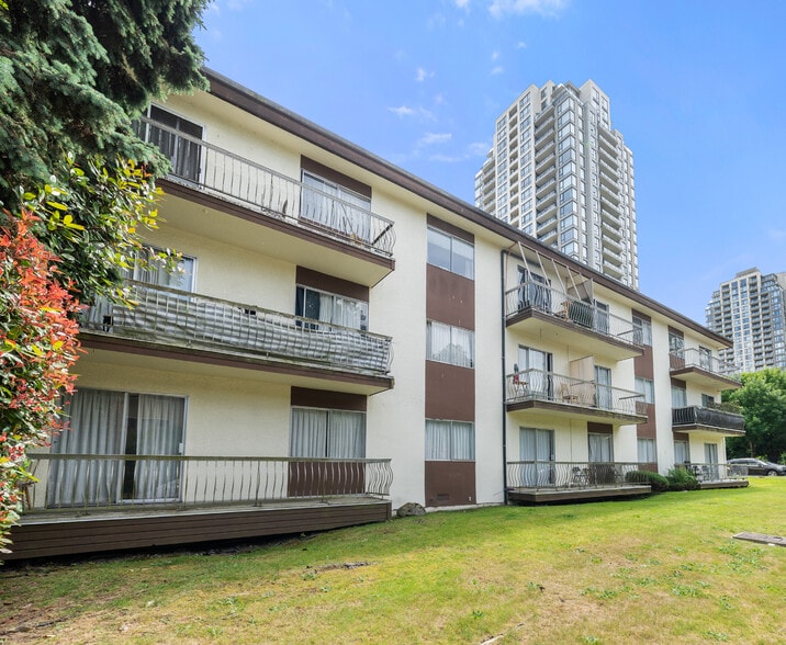 7030 Hall Ave, Burnaby, BC for sale - Building Photo - Image 1 of 9