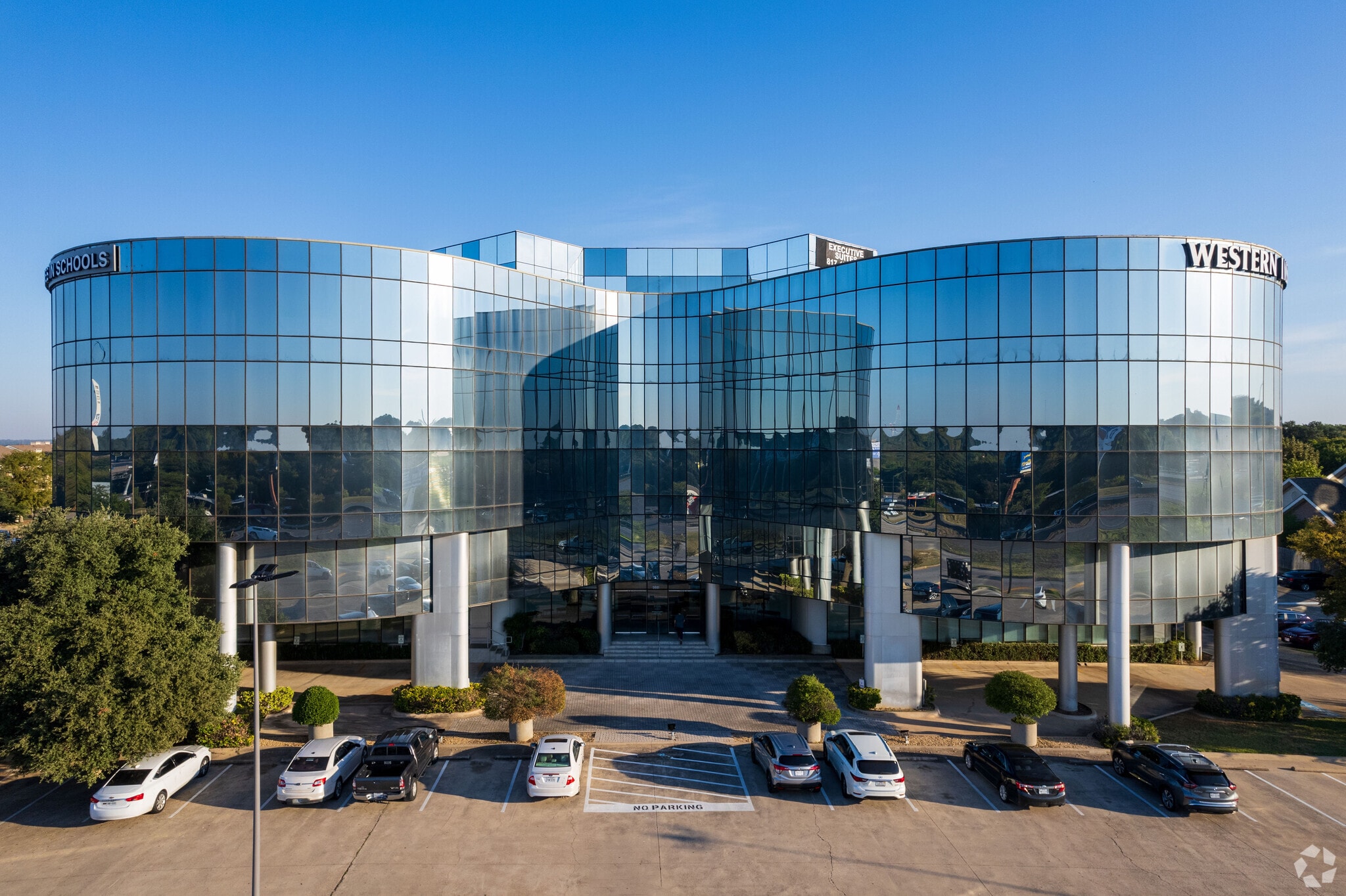 5601 Bridge St, Fort Worth, TX for lease Primary Photo- Image 1 of 9