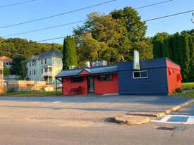 33 Rochdale St, Auburn MA - Dépanneur