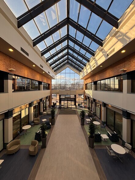 12700 Southfork Rd, Saint Louis, MO à louer - Photo du bâtiment - Image 3 de 8