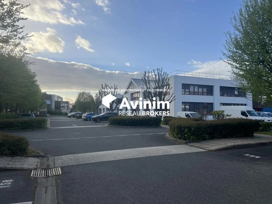 Office in Les Ulis for sale Primary Photo- Image 1 of 23