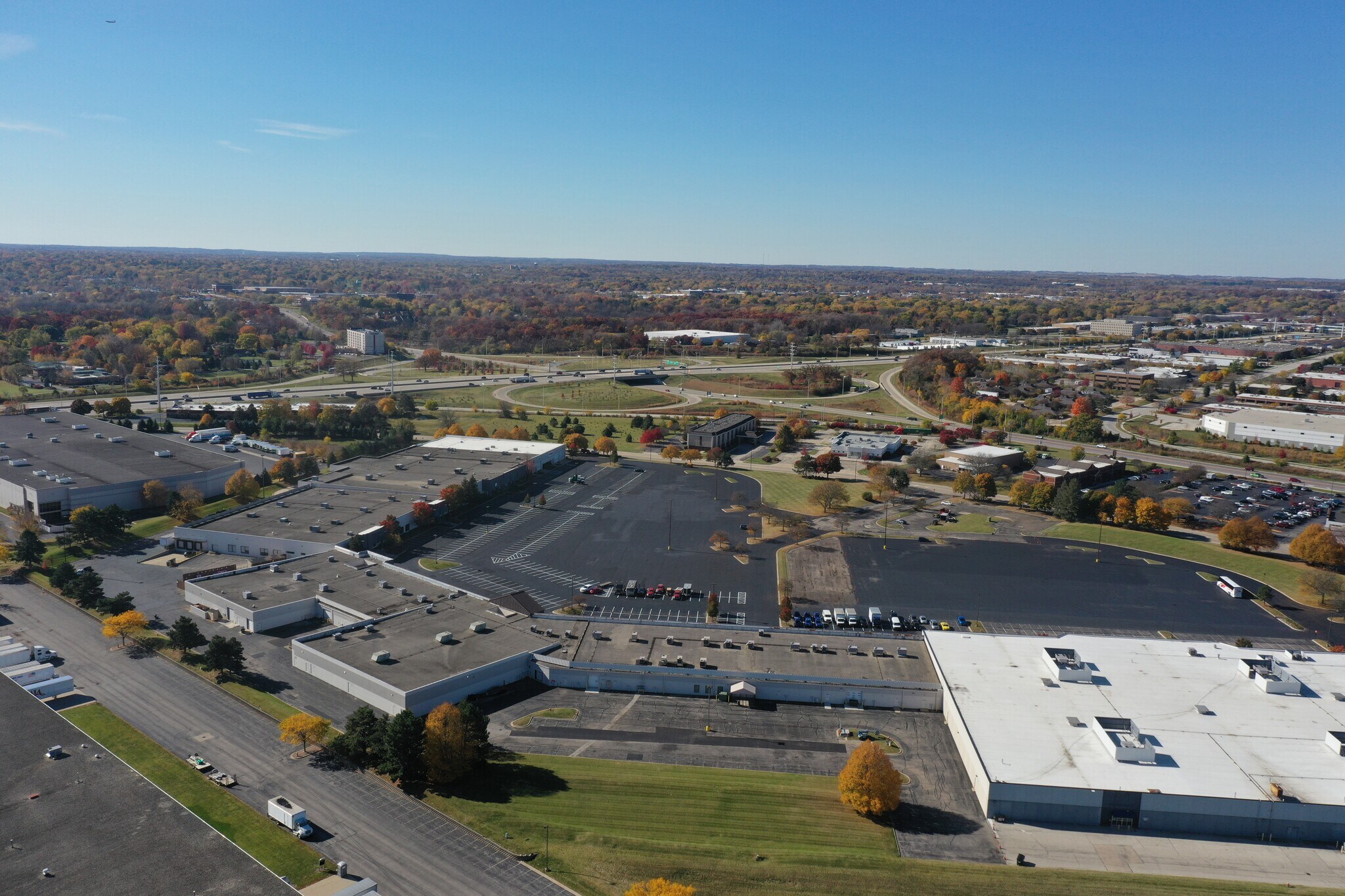 400-460 Airport Rd, Elgin, IL à louer Photo du b timent- Image 1 de 13