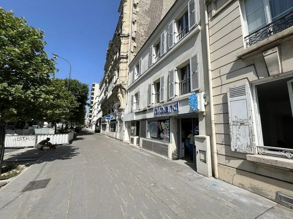 Office in Vincennes for sale Building Photo- Image 1 of 6