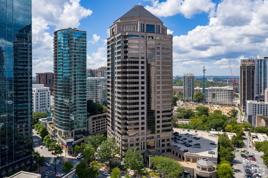 1100 Peachtree St NE, Atlanta, GA à louer - Photo du bâtiment - Image 2 de 29