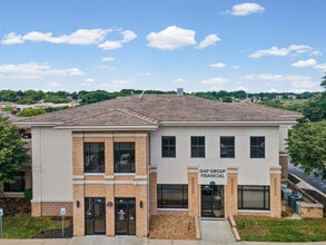 831 NE Woods Chapel Rd, Lee's Summit, MO for lease Interior Photo- Image 1 of 37