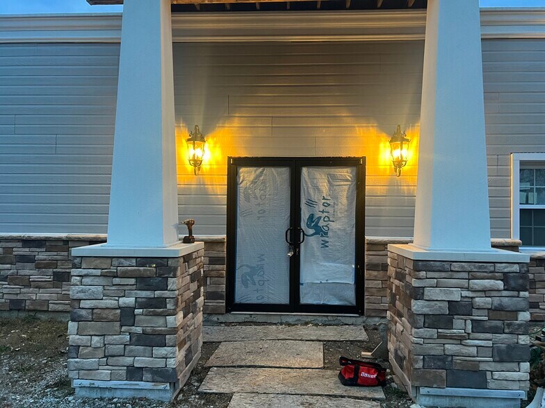 550 W College St, Oberlin, OH à louer - Photo du bâtiment - Image 2 de 14