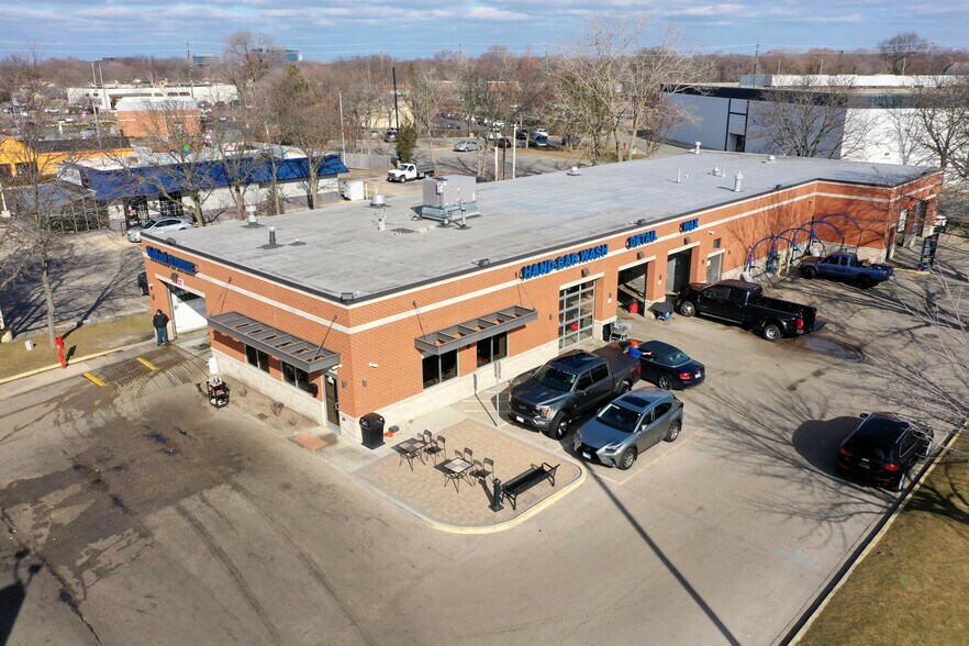 5600 New Wilke Rd, Rolling Meadows, IL à vendre - Photo du bâtiment - Image 2 de 46