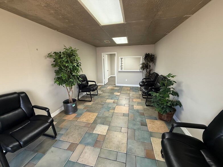 413 N Texas Ave, Odessa, TX for lease - Building Photo - Image 3 of 11