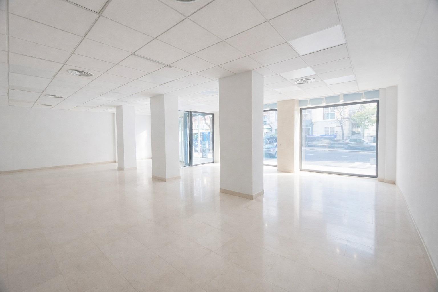 Bureau/Commerce de détail dans Madrid, Madrid à louer Photo principale- Image 1 de 4