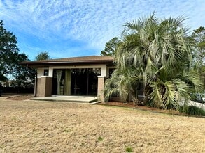 2201 Partin Dr N, Niceville, FL à louer Photo du bâtiment- Image 2 de 13