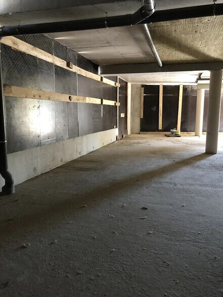 Commerce de détail dans Tourves à louer - Photo du bâtiment - Image 3 de 4