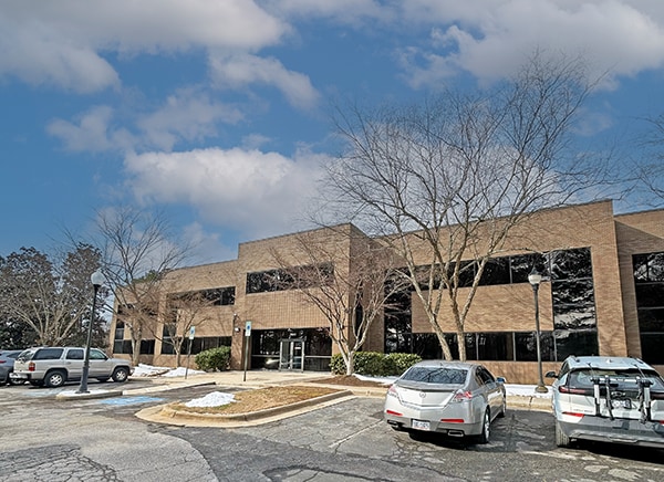 7001 Pinecrest Rd, Raleigh, NC à louer Photo du bâtiment- Image 1 de 5