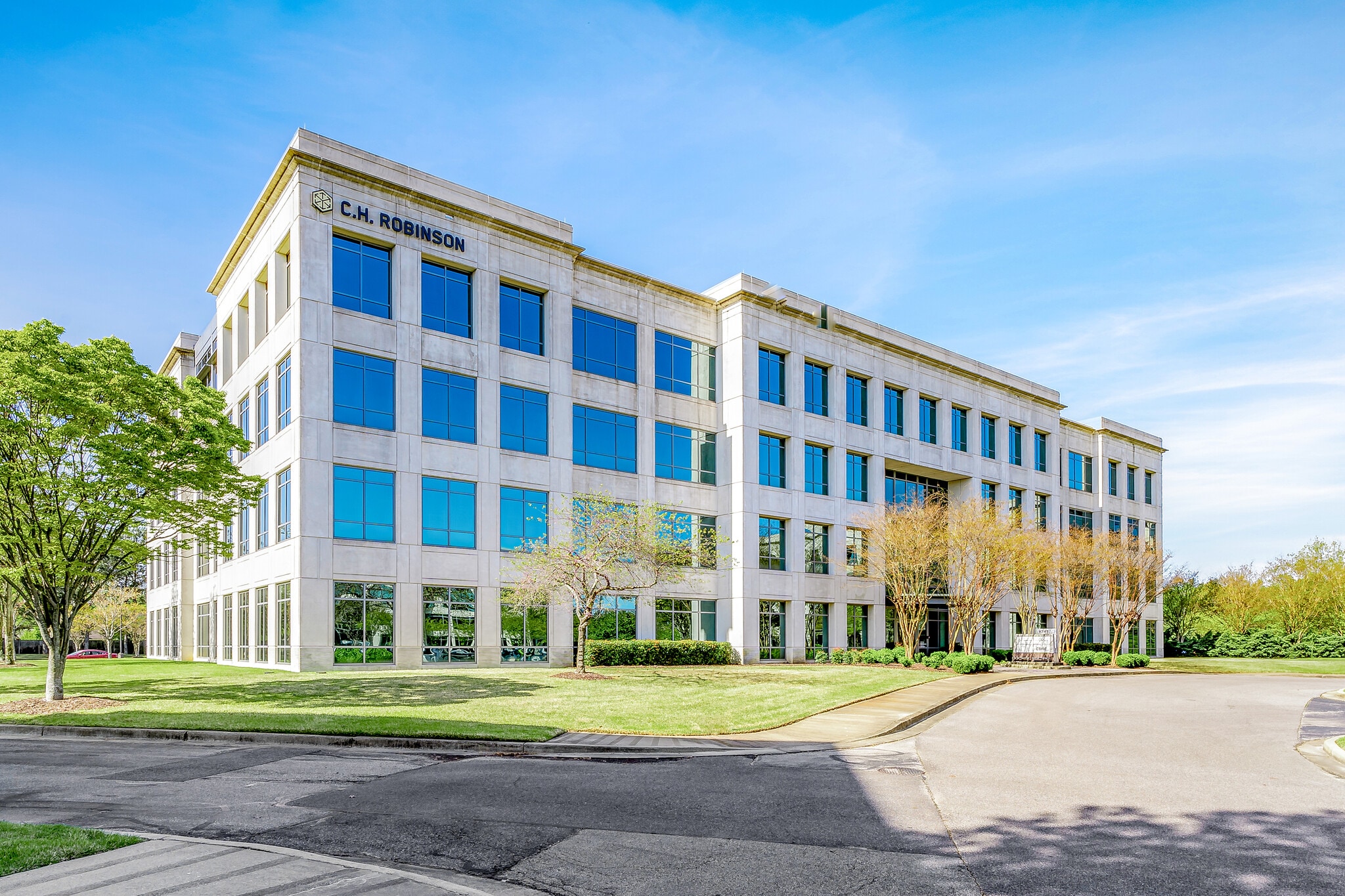 6745 Lenox Center Ct, Memphis, TN à louer Photo du bâtiment- Image 1 de 22