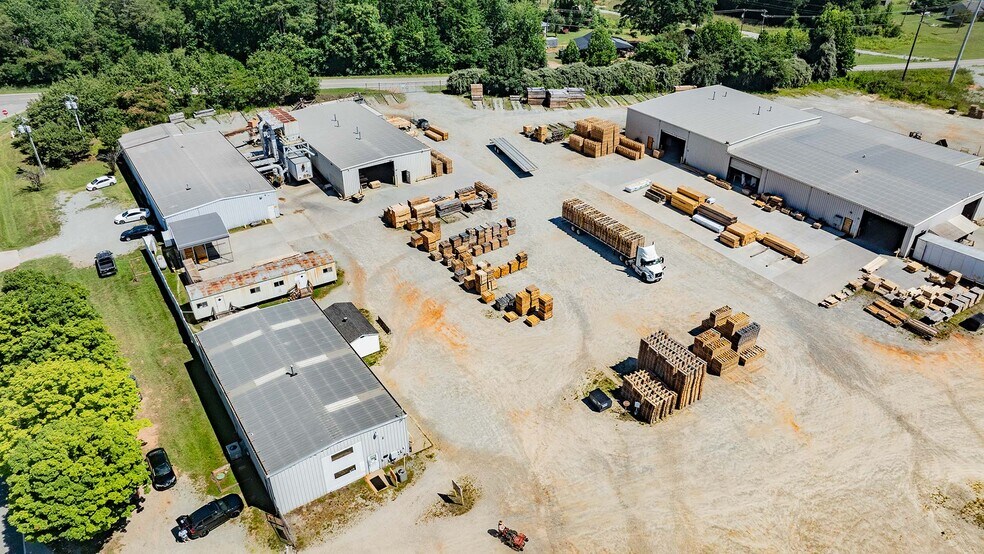 7963-7971 Graham Rd, Denver, NC à vendre - Photo du bâtiment - Image 2 de 6