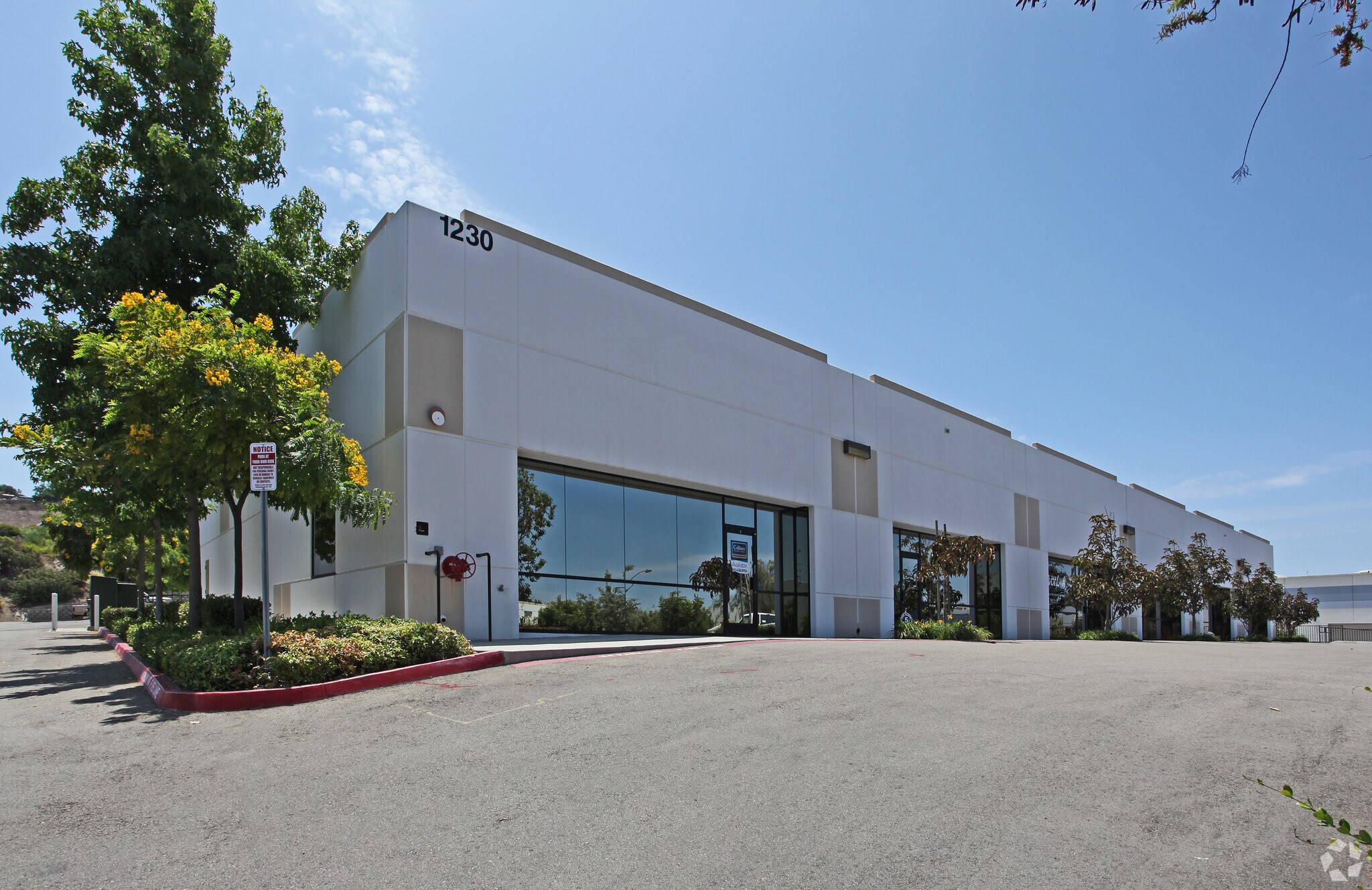 1230 Activity Dr, Vista, CA à louer Photo du bâtiment- Image 1 de 4