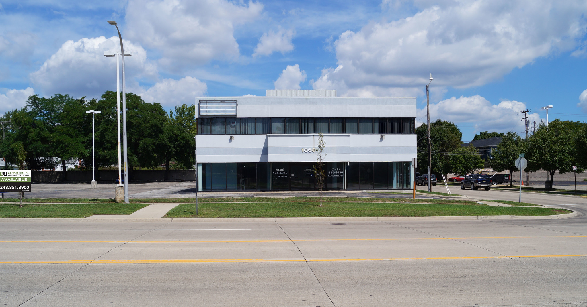 1038-1060 W 14 Mile Rd, Clawson, MI for sale Building Photo- Image 1 of 1