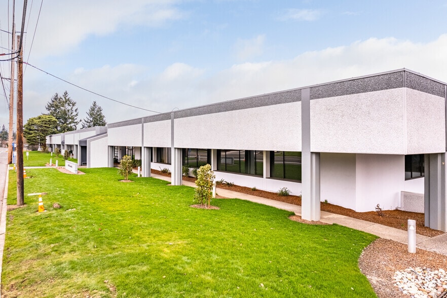 6433 SE Lake Rd, Portland, OR for lease - Building Photo - Image 3 of 19