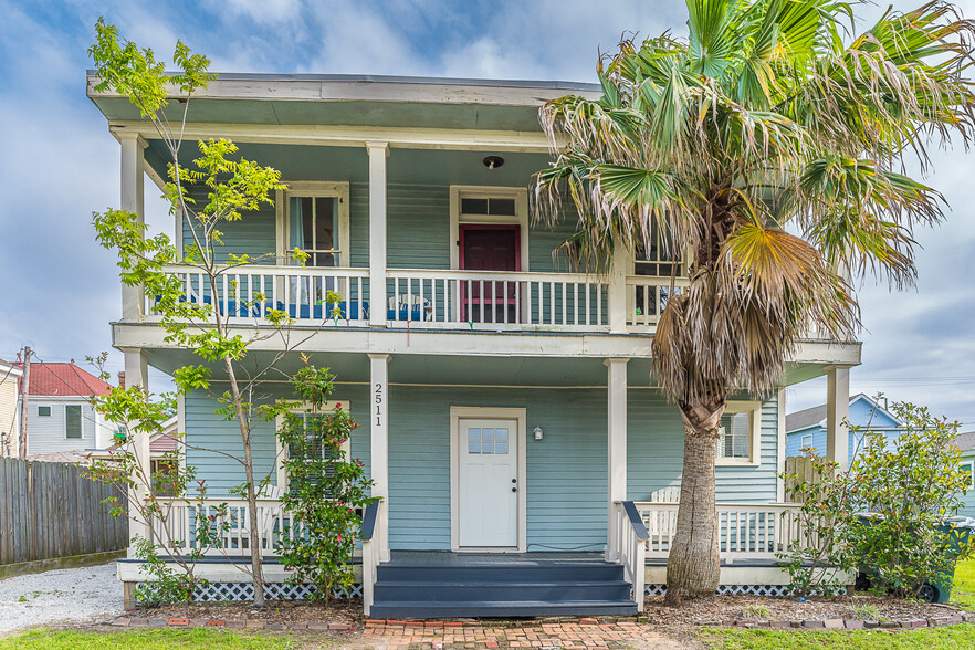 2511 Avenue L, Galveston, TX for sale - Primary Photo - Image 1 of 51