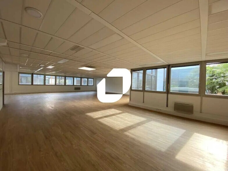 27-41 Boulevard Louise Michel, Gennevilliers for lease - Interior Photo - Image 2 of 17