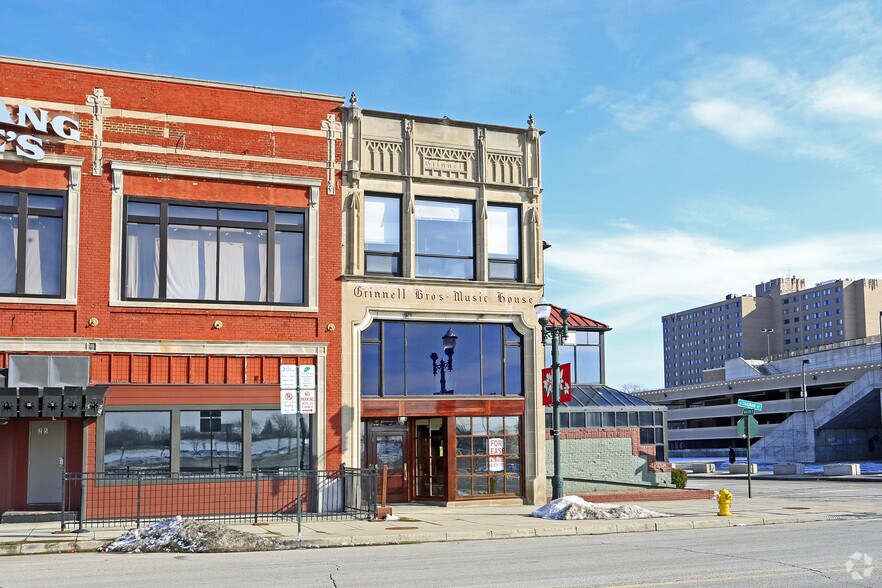 29 S Saginaw St, Pontiac, MI à louer - Photo du bâtiment - Image 3 de 4