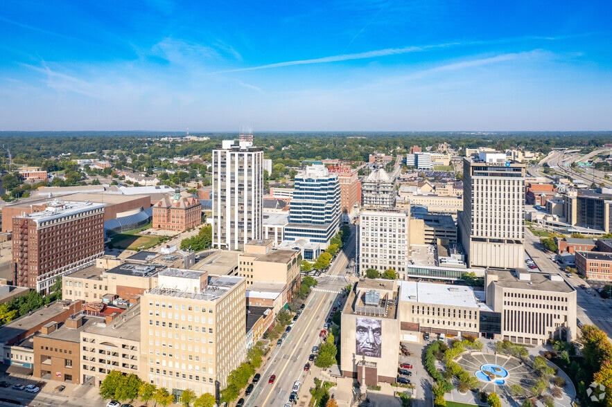401 Main St, Peoria, IL for sale - Aerial - Image 3 of 5