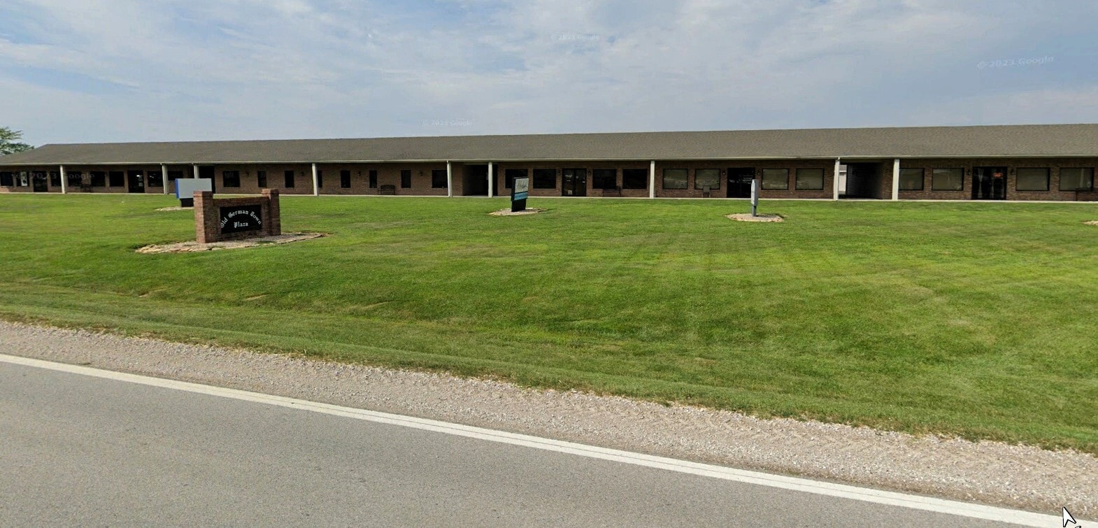 835 S 9th Ave, Haubstadt, IN for lease Primary Photo- Image 1 of 21