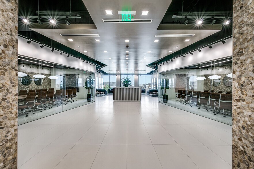 7300 SH 121 SB, McKinney, TX à louer - Photo intérieure - Image 2 de 50