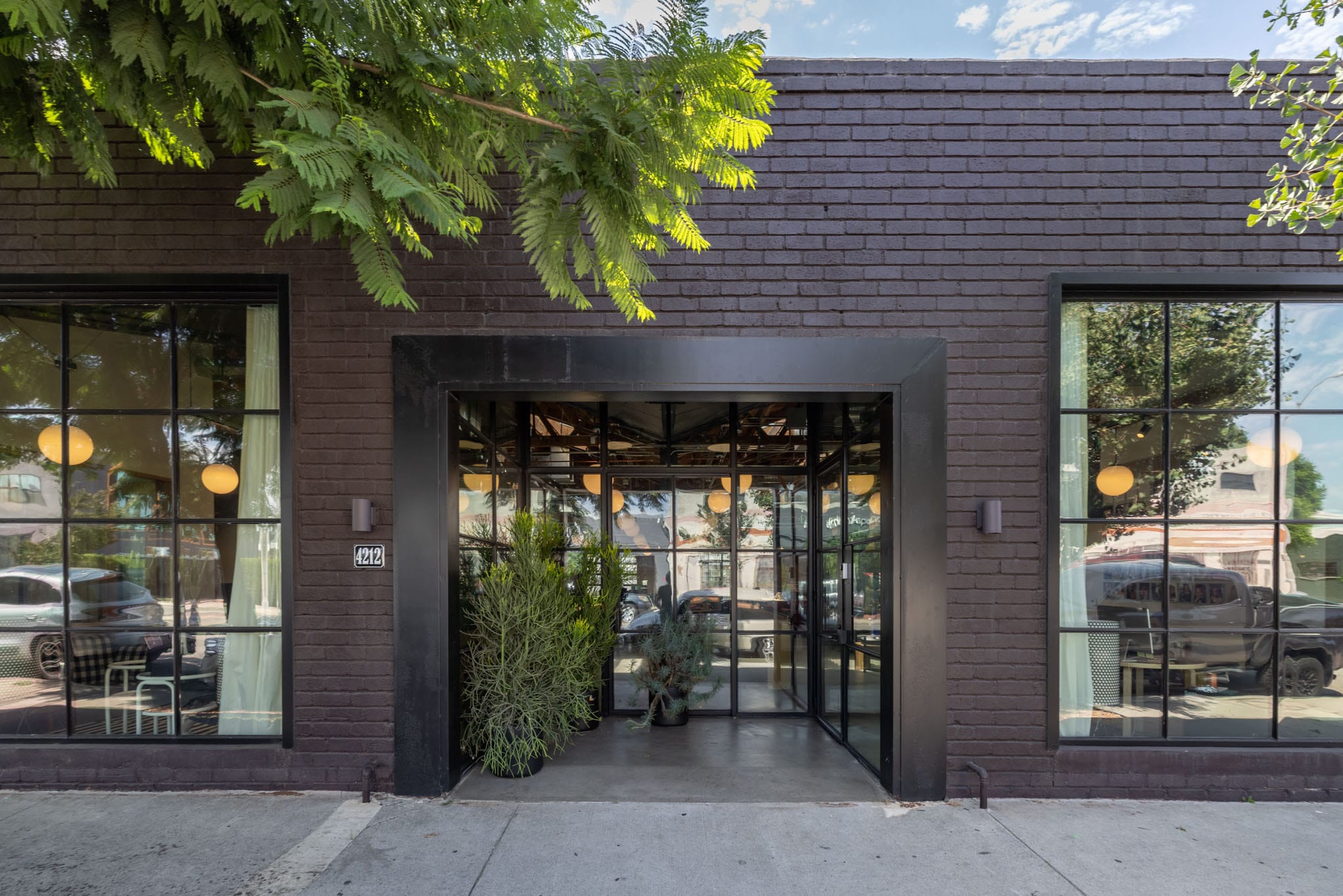 4216 W Jefferson Blvd, Los Angeles, CA à louer Photo intérieure- Image 1 de 59