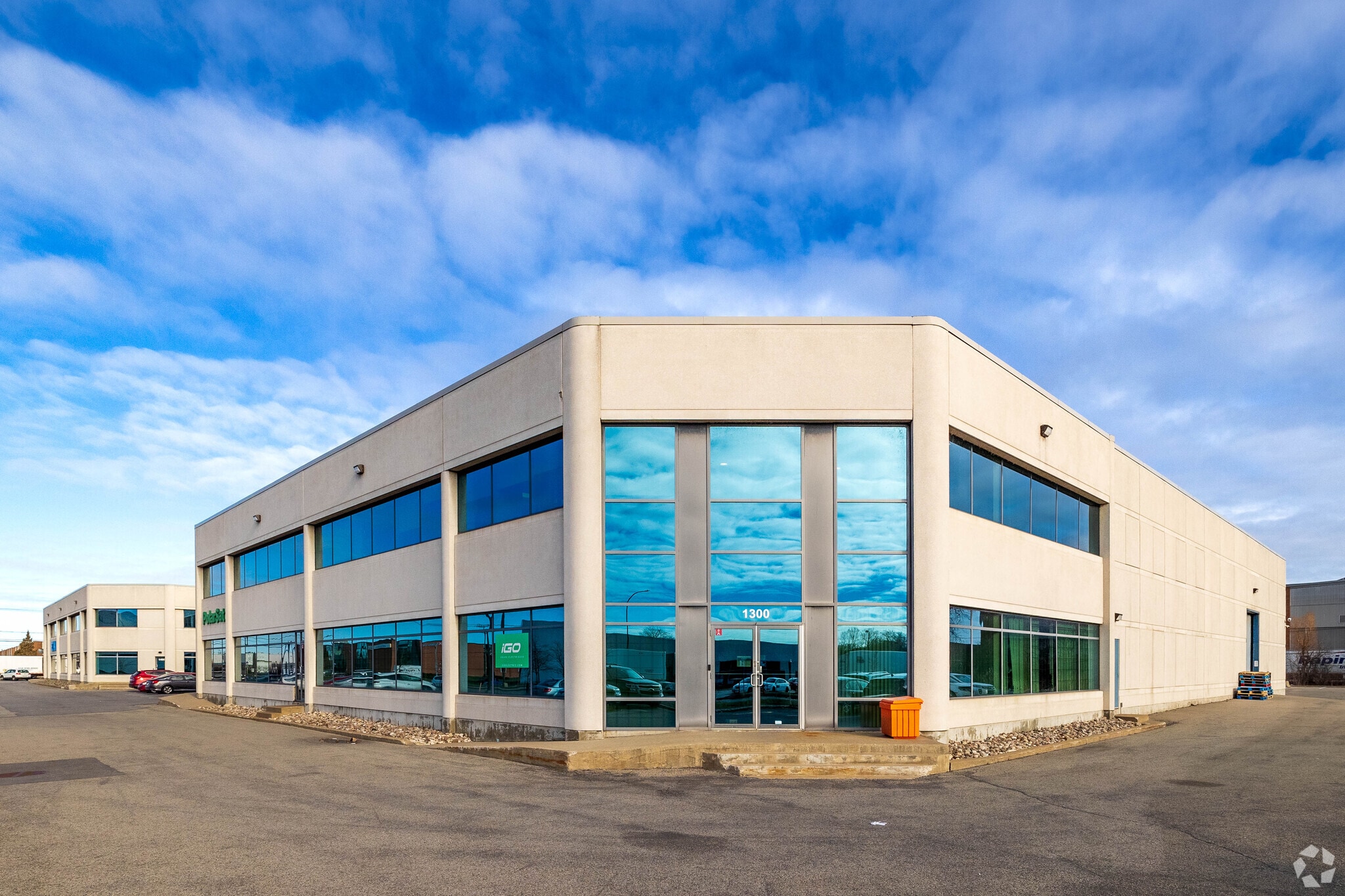 1300-1410 55e Av, Montréal, QC for lease Building Photo- Image 1 of 7