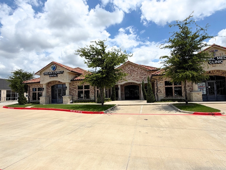 8994 Tour Dr, McKinney, TX à louer - Photo du bâtiment - Image 1 de 7