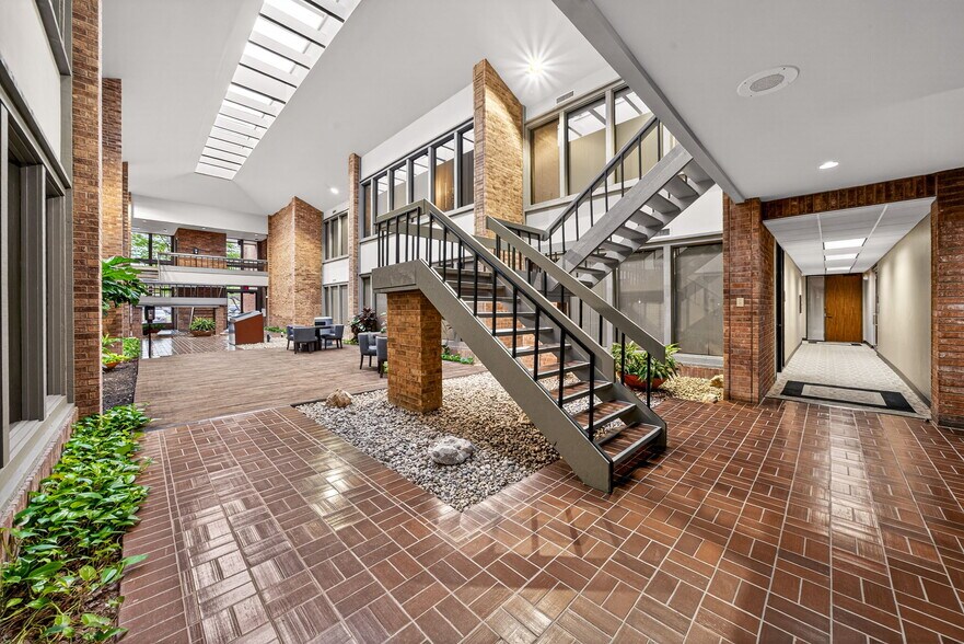 6800 Park Ten Blvd, San Antonio, TX à louer - Photo du bâtiment - Image 2 de 39