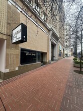 1127-1140 SW Morrison St, Portland, OR for lease Building Photo- Image 2 of 6