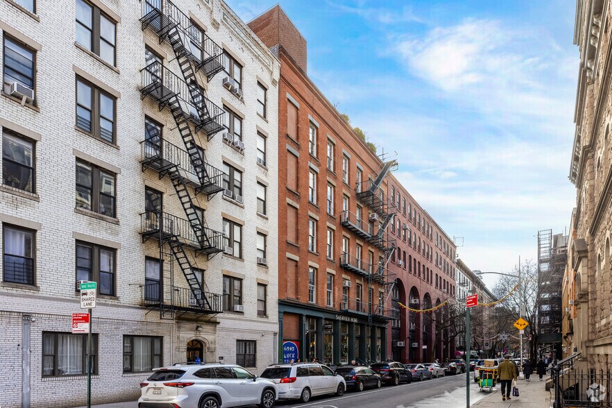 150 Thompson St, New York, NY à louer - Photo du bâtiment - Image 1 de 7