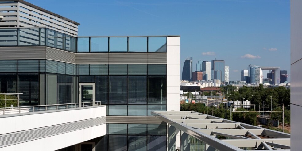 Bureau dans Nanterre à louer - Photo du bâtiment - Image 2 de 14