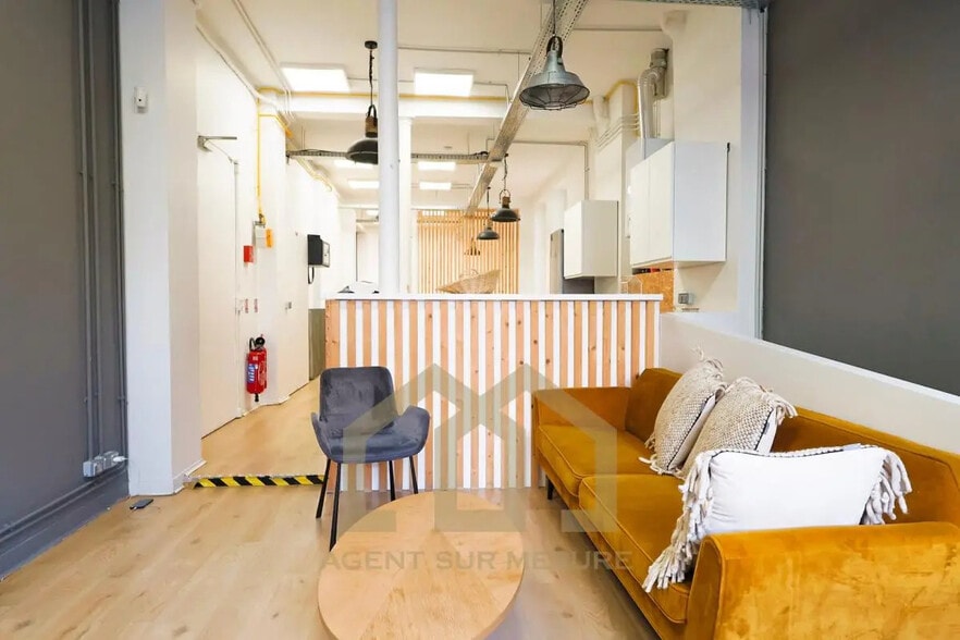 2 Rue Lacharrière, Paris for lease - Building Photo - Image 1 of 26