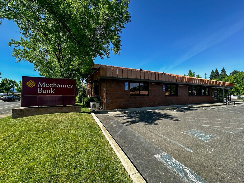 185 Hartnell Ave, Redding, CA à vendre - Photo du bâtiment - Image 1 de 10