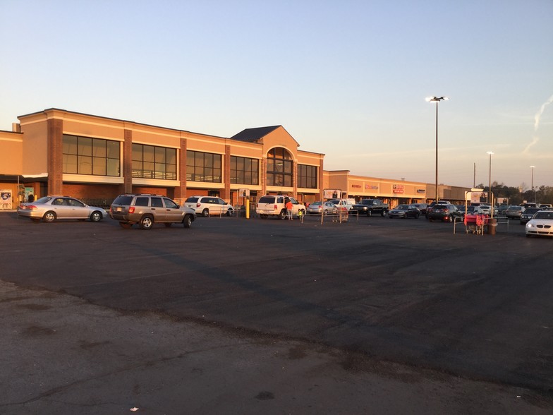 Cleveland Hwy, Dalton, GA à louer - Photo du bâtiment - Image 3 de 10