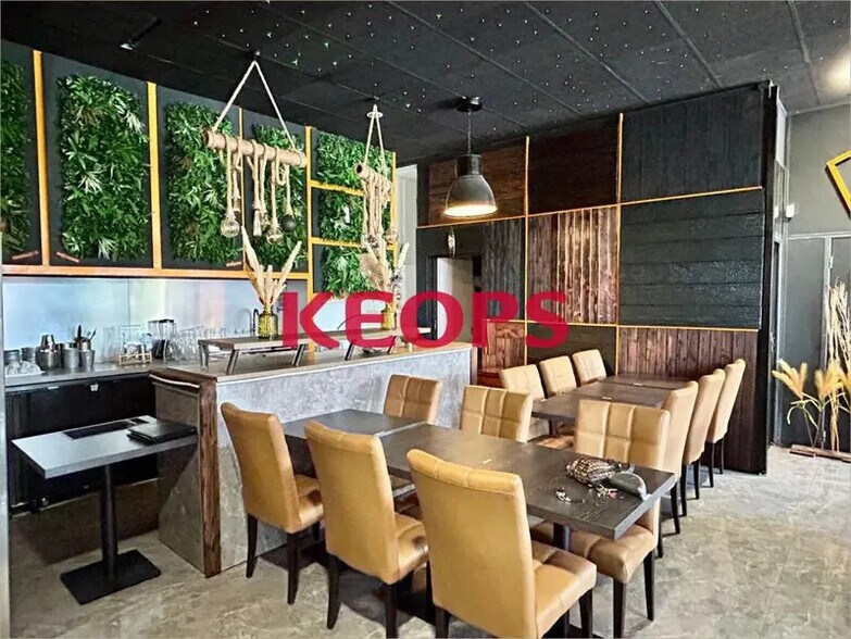 Retail in Launaguet for lease - Interior Photo - Image 2 of 24