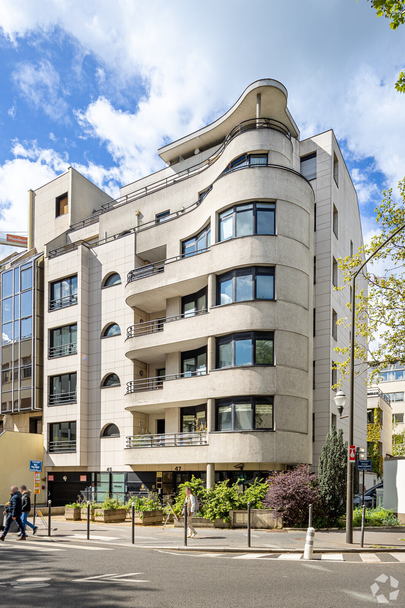 Multifamily in Boulogne-Billancourt for sale Building Photo- Image 1 of 7