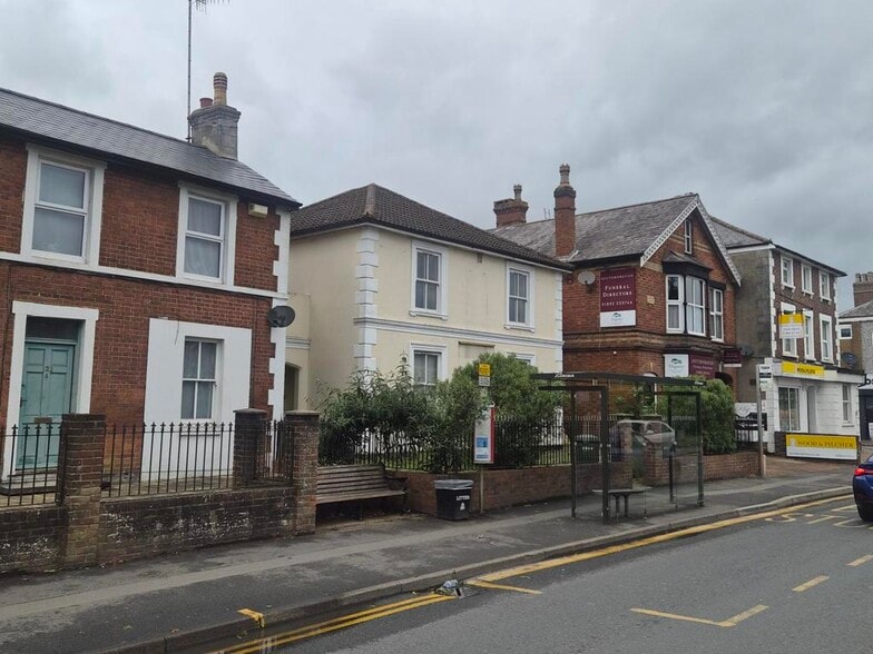 128-130 London Rd, Southborough for sale - Building Photo - Image 2 of 3