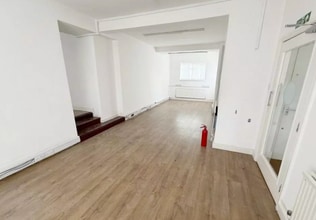 19-20 Church St, Merthyr Tydfil for lease Interior Photo- Image 2 of 5