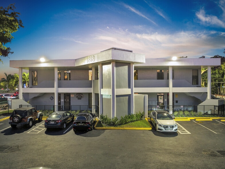 1818 Sheridan St, Hollywood, FL for lease - Primary Photo - Image 1 of 13