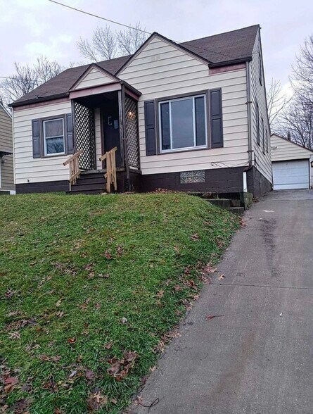 1198 Easton Dr, Akron, OH for sale - Primary Photo - Image 1 of 1