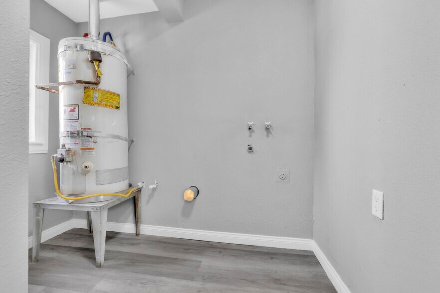 1006 Lochbrae Rd, Sacramento, CA à vendre - Photo du bâtiment - Image 3 de 63